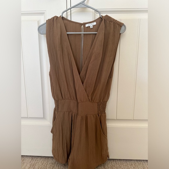 Z Supply Sun Tanned Romper - Picture 3 of 4